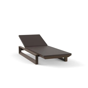 Leżanka Frame do ogrodu od Vondom - nowoczesny design i komfort w jednym