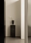 audo-copenhagen-stolik-boczny-plinth-wysoki__182847_3998737-s543x531.webp