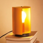 lampa-stolowa-pivotante-a-poser-yellow-nemo.jpg