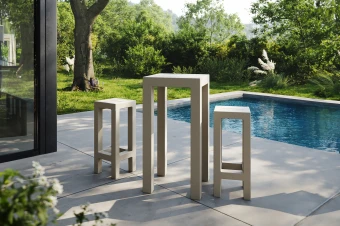  Vondom Jut stołek barowy - elegancja i komfort w Twoim ogrodzie