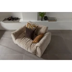 377525-SA-377513-B-02_SF_WE_Baggy_loveseat_3d_chenille_zand_Isai_kussens_vierkant.webp